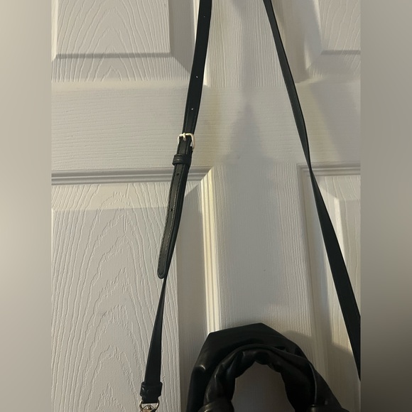 NWT DKNY Shay SM Tote, black with gold hardware - Picture 4 of 8